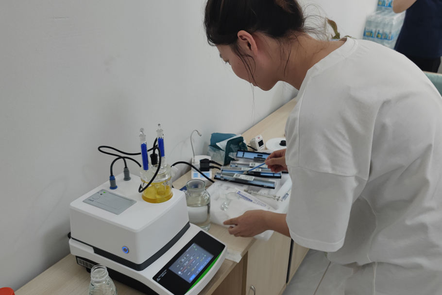 维科美拓WKT-A9精湛型卡尔费休水分测定仪在江苏亚威变压器的应用